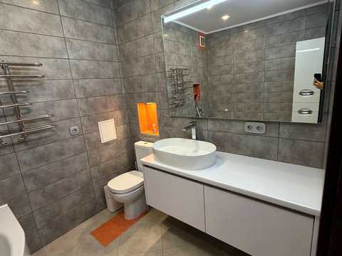квартира за адресою Довженка вул., 4