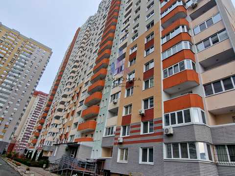 квартира за адресою Софії Русової вул., 7-А