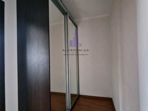 квартира за адресою Софії Русової вул., 7-А