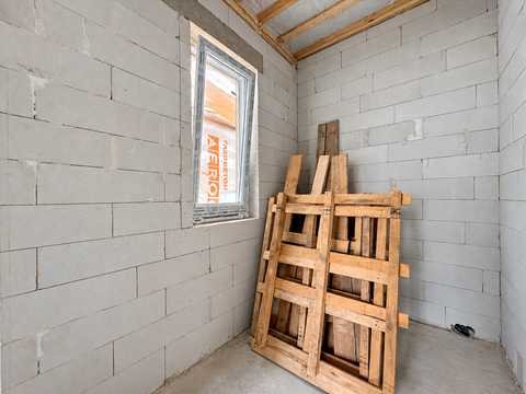 будинок за адресою с. Старі Петрівці, провулок Лісовий, 5