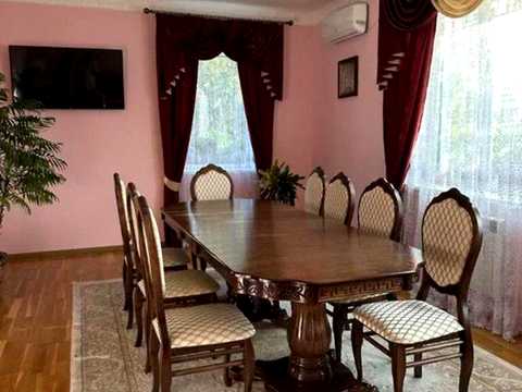 будинок за адресою Назарія Яремчука вул.