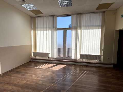 комерційна за адресою Володимирська вул., 101