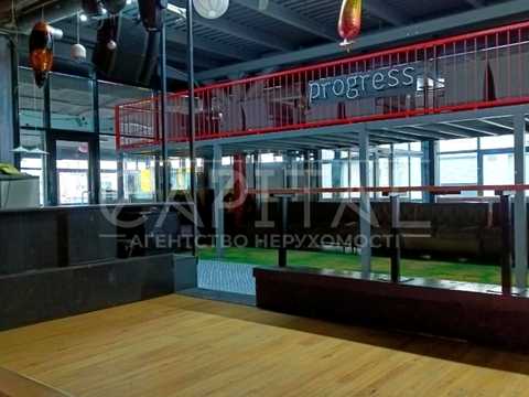 комерційна за адресою Київ, Васильківська вул., 72