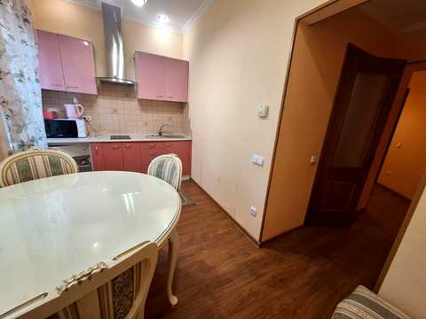 комерційна за адресою Суховоля вул., 60а