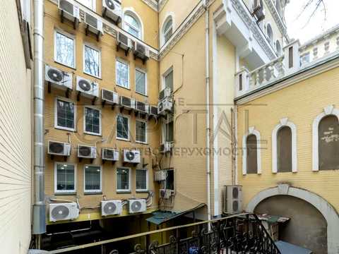 комерційна за адресою Воздвиженська вул., 58