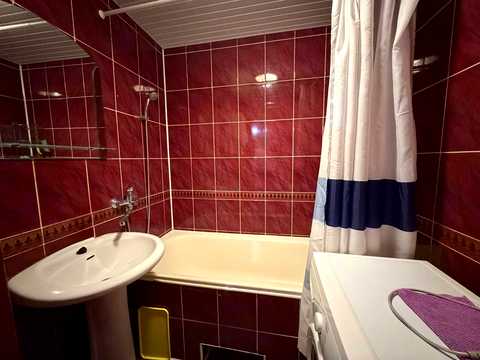 квартира за адресою Гната Хоткевича вул., 81