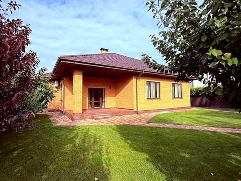 будинок за адресою Євгена Коновальця вул.