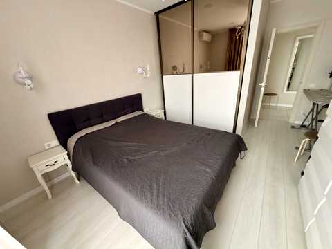 квартира за адресою Салютна вул., 2к2