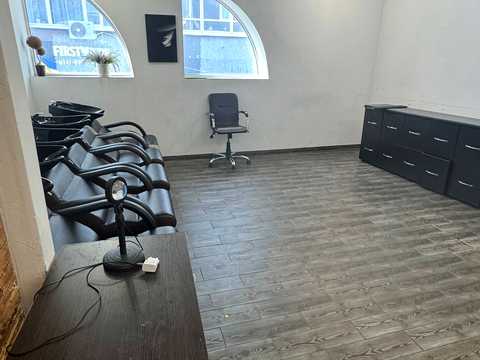 комерційна за адресою Короленка вул. (Первозванівська), 3-Б
