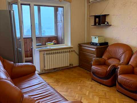 квартира за адресою Ревуцького вул., 42-Б