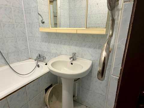 квартира за адресою Ревуцького вул., 42-Б