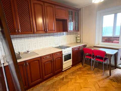 квартира за адресою Ревуцького вул., 42-Б