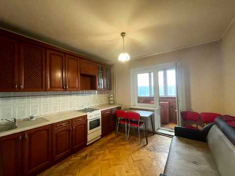 квартира за адресою Ревуцького вул., 42-Б