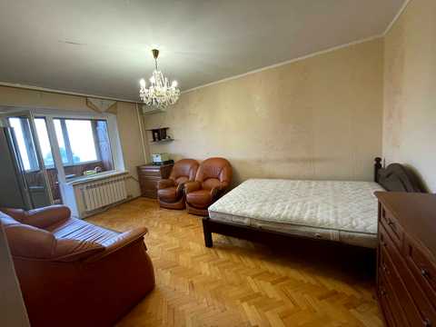 квартира за адресою Ревуцького вул., 42-Б