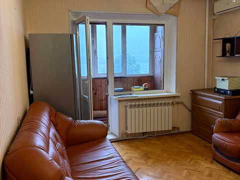 квартира за адресою Ревуцького вул., 42-Б