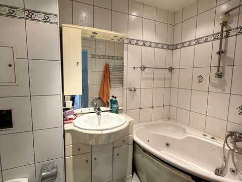 квартира за адресою Івана Величковського вул., 44
