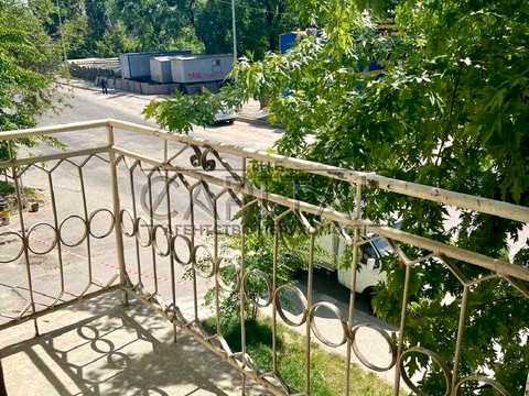 комерційна за адресою Залізничне шосе, 8