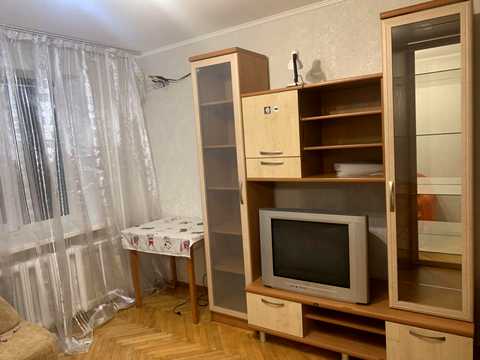 квартира за адресою Анни Ахматової вул., 5