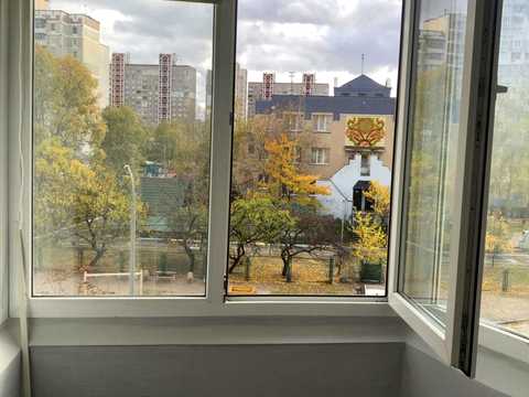 квартира за адресою Анни Ахматової вул., 5