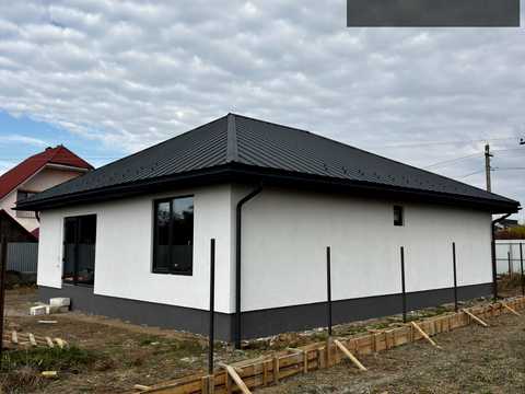 дом по адресу с. Тарновцы, Цветочная, 3