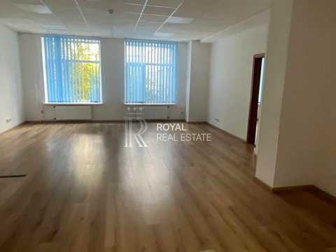 комерційна за адресою Новонаводницька вул. (Лаврська), 1