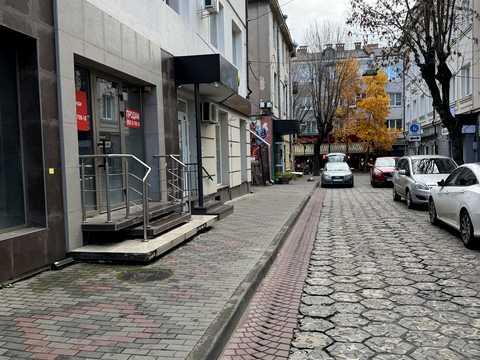 коммерческая по адресу Леси Украинки ул., 65