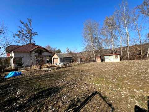 участок по адресу с. Оноковцы, Радісна