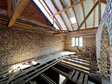 коммерческая по адресу В. Івасюка, 3