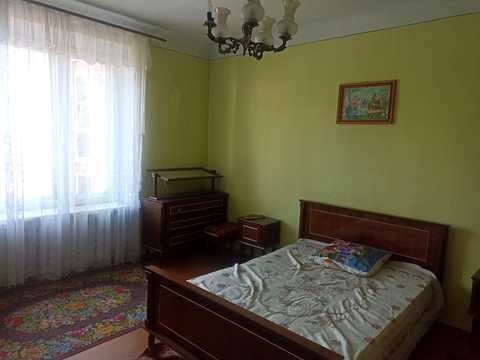 квартира за адресою Героїв Майдану вул. (Театральна), 17
