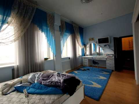 комерційна за адресою Конституційна вул., 15