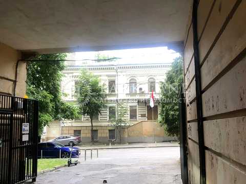 комерційна за адресою Обсерваторна вул., 10