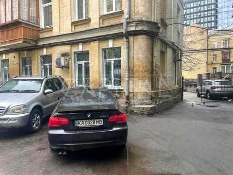 коммерческая по адресу Жилянская ул., 7