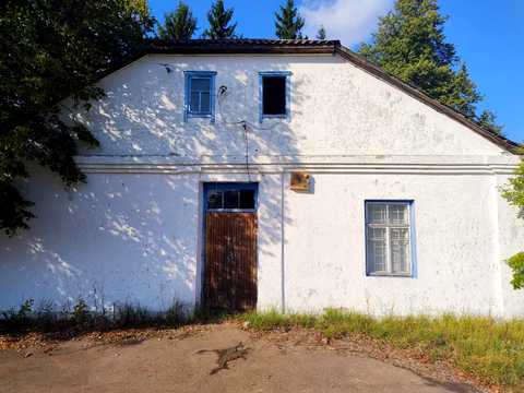комерційна за адресою Центральна, 90