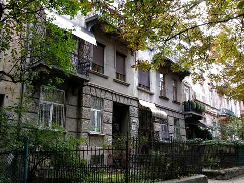 квартира за адресою Євгена Коновальця вул. (), 17