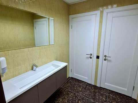 комерційна за адресою Петра Сагайдачного вул., 11