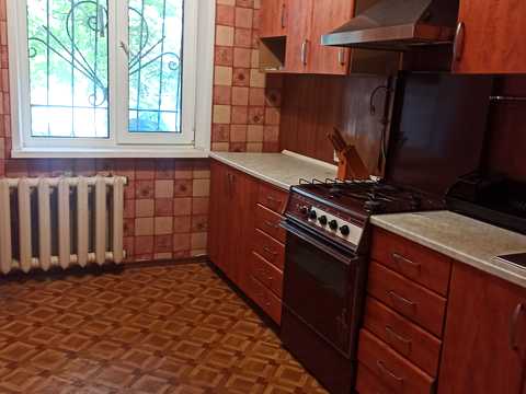 квартира за адресою Володимира Бизова вул. (Якіра), 22