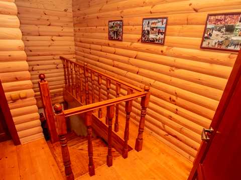 комерційна за адресою Устияновича вул., 1