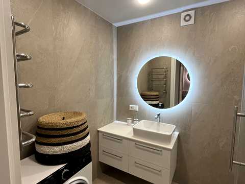 квартира за адресою Домбровського вул., 2а