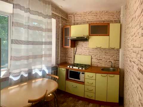 квартира за адресою Високовольтна вул., 18