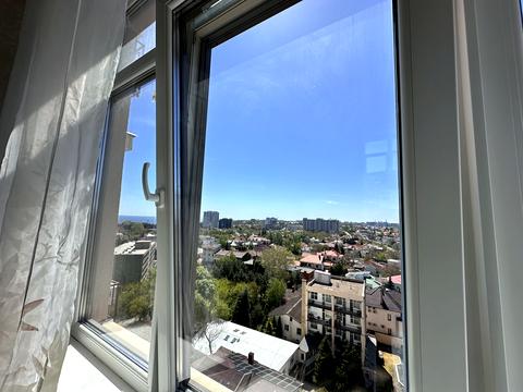 квартира за адресою Літературна вул., 8