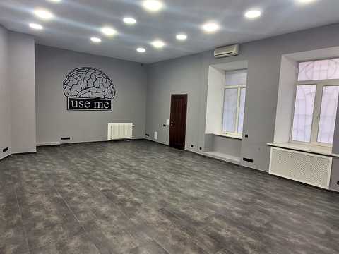 комерційна за адресою Академіка Богомольця вул., 5