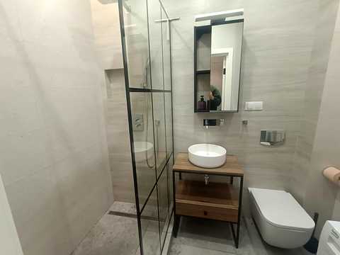 квартира за адресою Салютна вул., 2к2