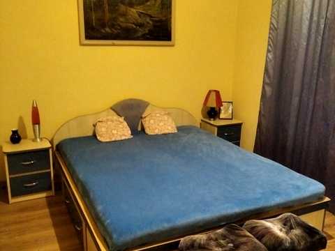 будинок за адресою Євгена Коновальця вул. (Володимира Погорєлова)