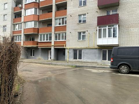 комерційна за адресою Інститутська вул., 6б