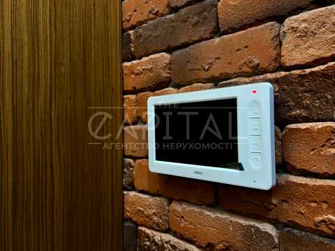 комерційна за адресою Почайнинська вул., 70