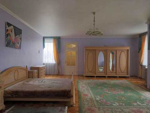 комерційна за адресою Черняховського вул., 36