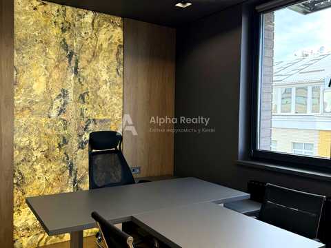 комерційна за адресою Антоновича вул. (Горького), 74