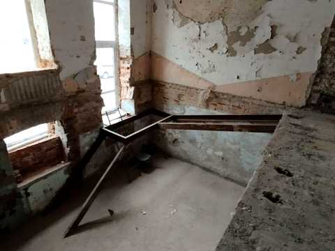 комерційна за адресою Бурсацький узвіз, 6