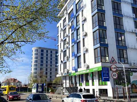 комерційна за адресою Центральна вул., 5