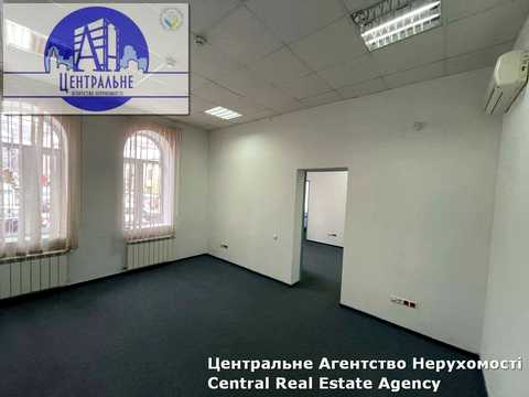 комерційна за адресою Конституційна вул. (28 Червня)